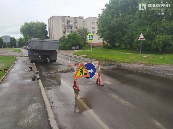 У Луцьку на Писаревського перемощують «лежачі поліцейські» (фотофакт)