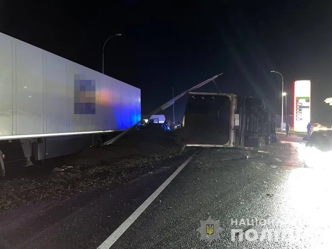 Розчавило бабусю та 3-річну внучку: в Харкові сталася моторошна ДТП (фото)