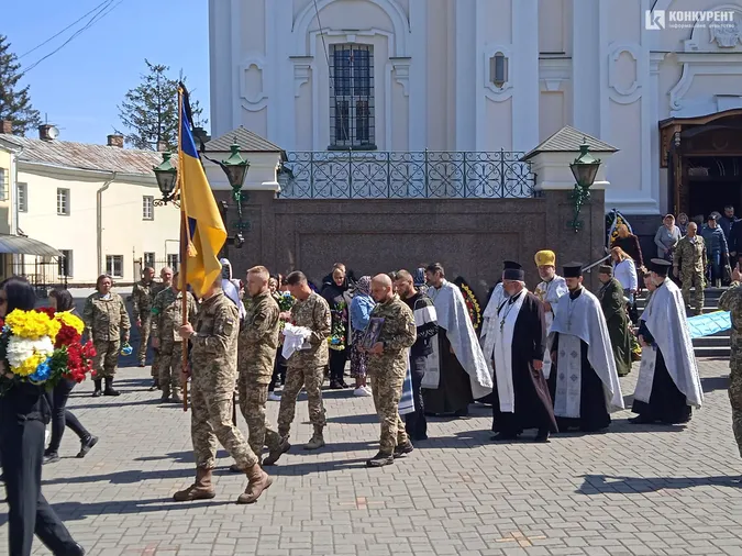 У Луцьку попрощалися із полеглим Героєм Миколою Шевчуком (фото, відео)