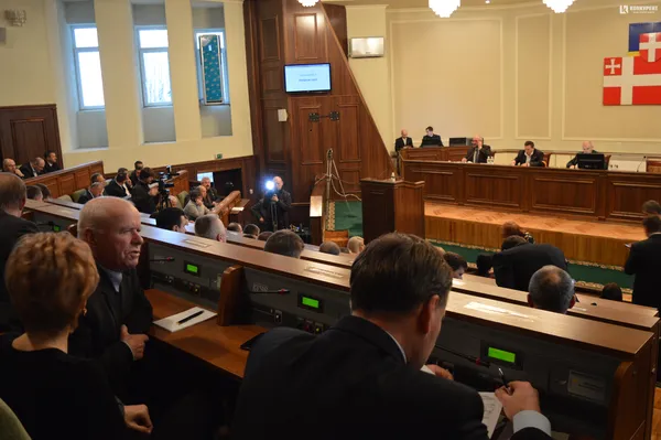 Депутати зібралися практично у повному складі