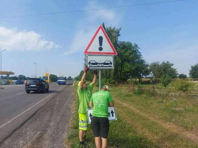 Як під палючим сонцем працювали волинські дорожники (фото)