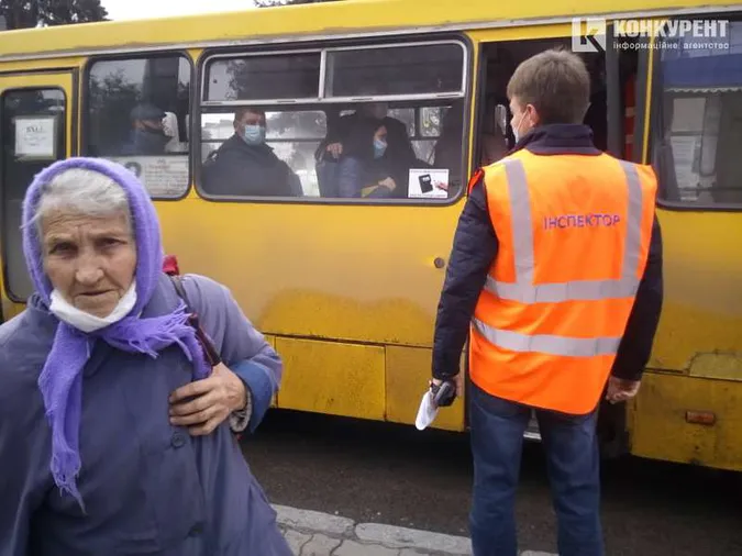 Контроль зранку і ввечері: у Луцьку затвердили нові правила перевірки оплати у транспорті (відео)