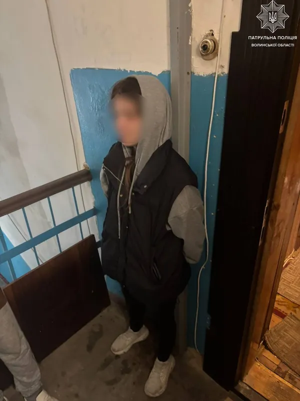 На Волині мати залишила дітей у квартирі на 5-му поверсі з відчиненим вікном: що було далі (фото)