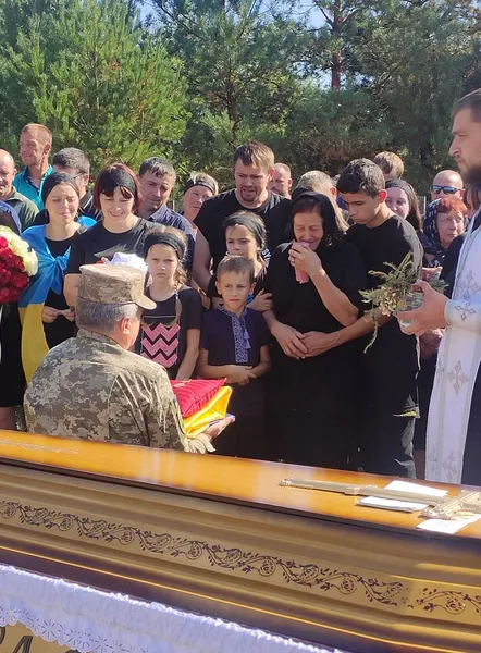 Загинув вірним військовій присязі: на Волині попрощалися з Анатолієм Бугайчуком (фото)