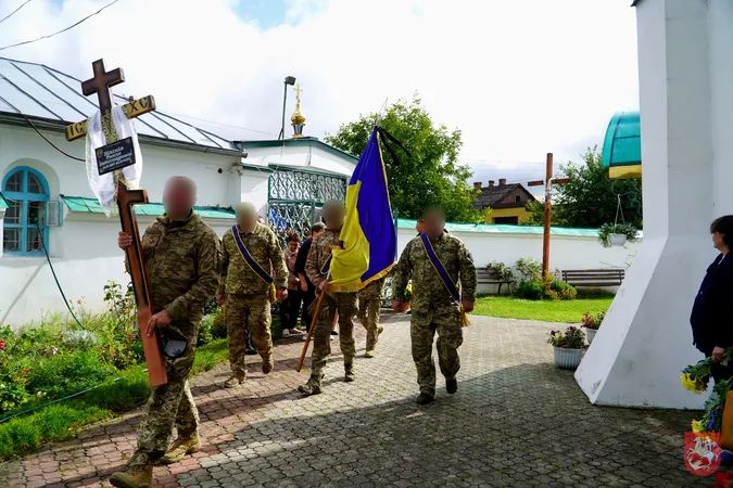 На Волині провели в останню дорогу Героя Романа Нікітіна (фото)