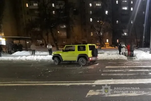 У Луцьку водій на Suzuki збив на переході бабусю (фото)