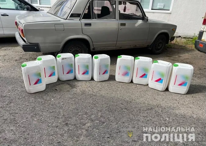 Двоє молодиків з Луцького району «обнесли» склад на 150 000 гривень (фото)