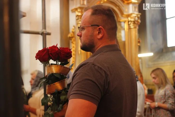 Знову похорон: Луцьк попрощався із загиблим захисником Віталієм Степанишеним (фото, відео)