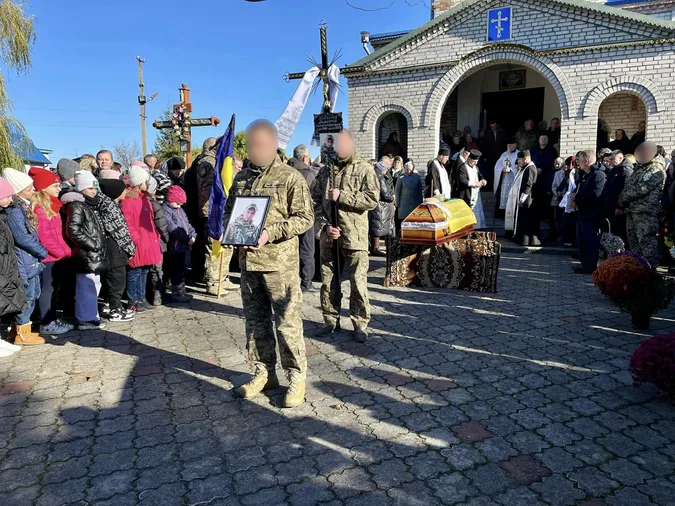 Назавжди в пам'яті: на Волині попрощалися з Героєм Димитрієм Байкаровим (фото)