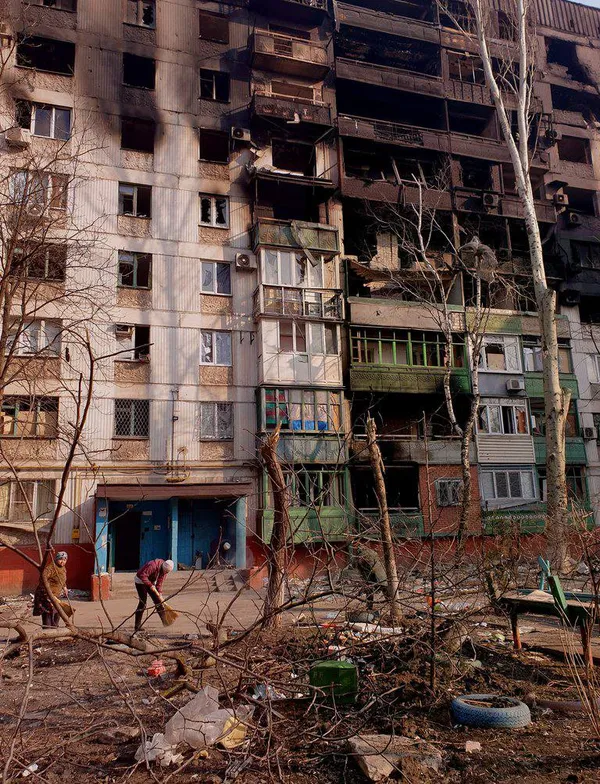 «Тим часом у Маріуполі»: у Швеції презентували фотовиставку маріупольського журналіста (фото)