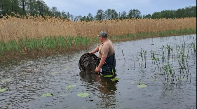 На Волині під час нересту вилучили десятки заборонених сіток і 9 ятерів (фото)