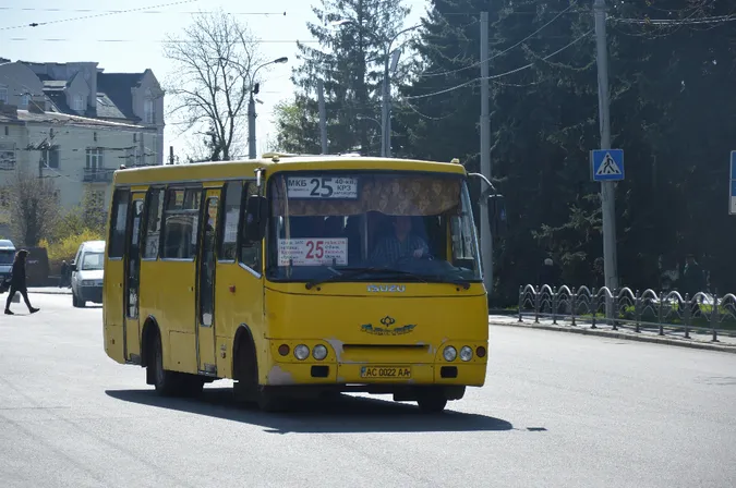 Луцьк знову пробуватиме запровадити безготівкову оплату проїзду в транспорті 