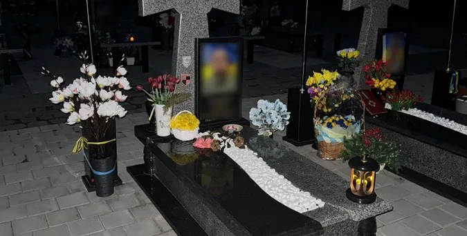 Крав гільзи з могил воїнів: на Рівненщині затримали вандала (фото)