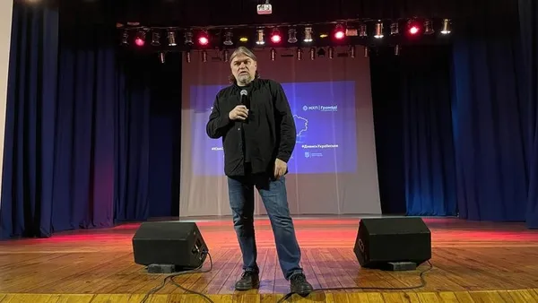 «Ніщо не замінить творчий задум»: Олесь Санін поділився досвідом із молодими кіномитцями у Луцьку (фото)