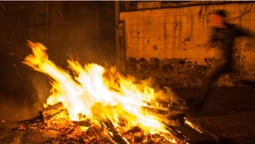 На Волині п'ятирічний хлопчик вилив бензин у багаття і обгорів (відео)