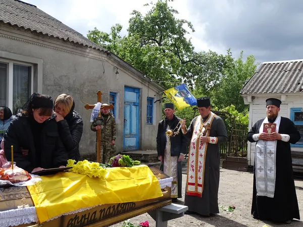 На Волині попрощалися з полеглим воїном Володимиром Кміном (фото)
