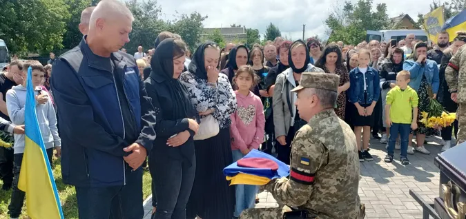 Без батька лишилася 4-річна донька: у Луцькому районі попрощалися із Гнатом Валерою (фото)