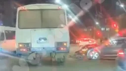 У Луцьку зіткнулися легковик та рейсовий автобус (відео)