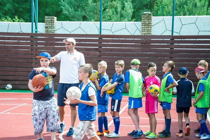 Спортмайданчик в луцькому City Park переходить на «літній графік» роботи (фото)