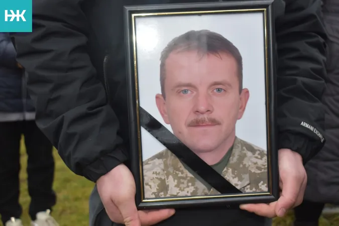 На Волині попрощалися із померлим захисником Анатолієм Столярчуком (фото)