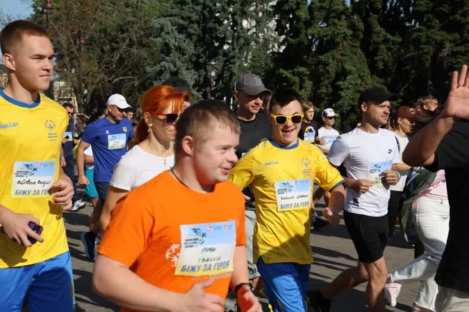 У Луцьку сотні людей бігли в пам’ять про Героїв України (фото)