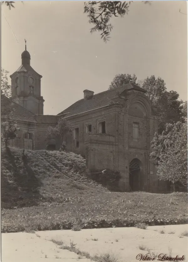 Унікальні фото Олики 1920-х років: показали рідкісний знімок найдавнішого костелу Волині