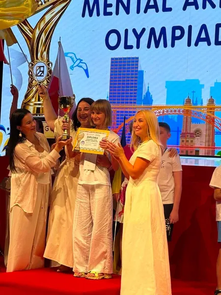 Школярка з Луцька стала найкращою на міжнародній олімпіаді з ментальної арифметики (фото)