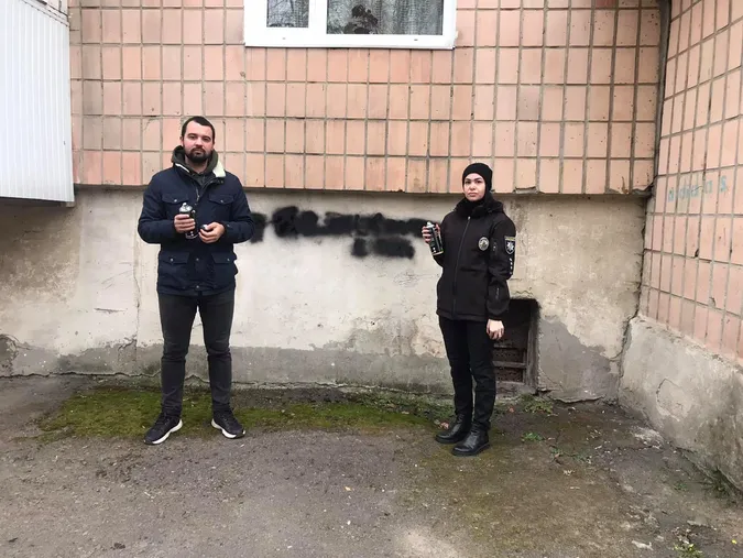 Ковельські поліцейські замальовували «наркотичні» графіті (фото)