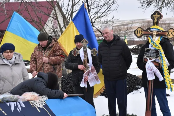 Через пів року після загибелі: Волинь попрощалася з воїном Юрієм Коновалом (фото)