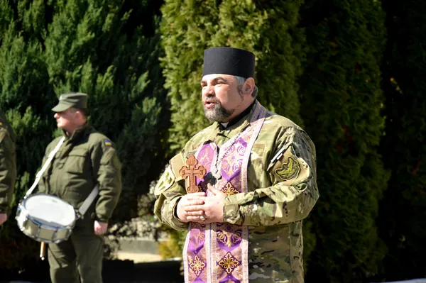Нові патрульні поліцейські розповіли, як треба себе поводити на Пасху (фото)