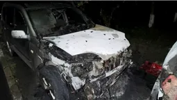 Вночі у Рівному невідомі спалили дві автівки (фото)