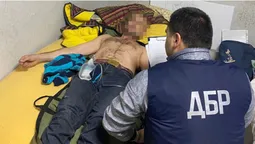 Били і морили голодом: затримали військкомів, які знущалися з чоловіка (фото, відео)