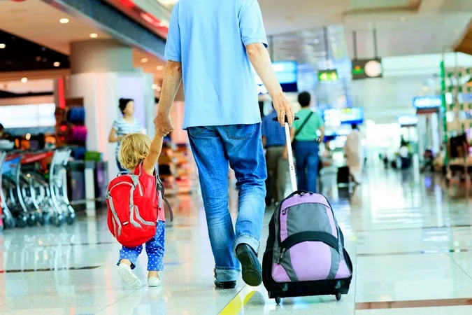 За кордон з дитиною: які потрібні документи