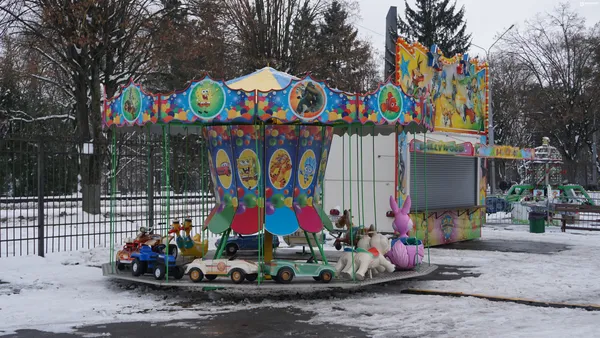 У центрі Луцька відкрили ковзанку (фото)