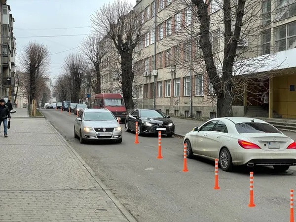 Як у Києві: Луцьку дали «рецепт» боротьби з паркохамами