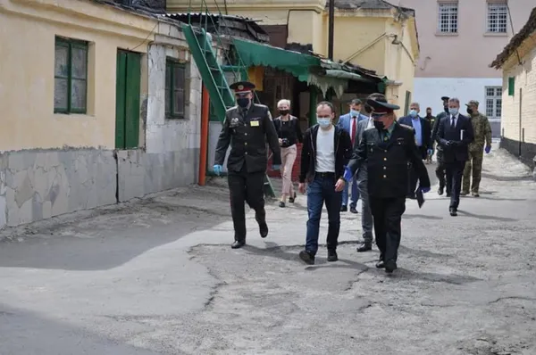 З комфортом: у Львівському СІЗО з’явилися платні камери (фото)