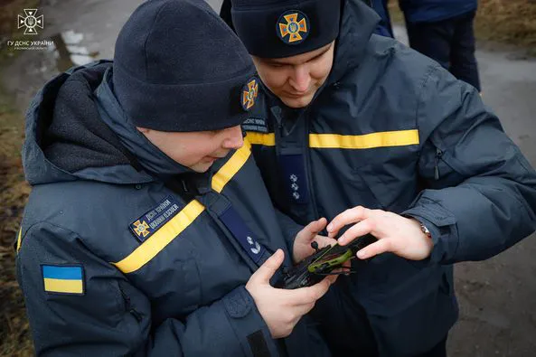 Рятувальники волинського гарнізону навчилися управляти безпілотниками (фото)