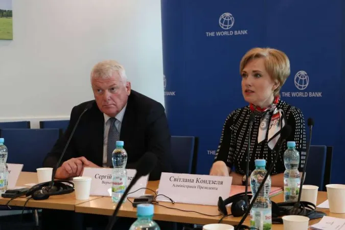 «Рішала» все за $150 тисяч: чиновницю Офісу президента спіймали на хабарі