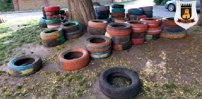 У Луцьку з дворів на Гнідавській вивезли 360 автомобільних шин (фото)