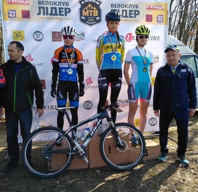 Луцькі велосипедистки привезли 12 медалей з чемпіонату України (фото)