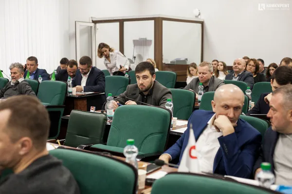 Із вогнем миру і співами: якою була остання в 2019 році сесія Луцької міської ради (фото)
