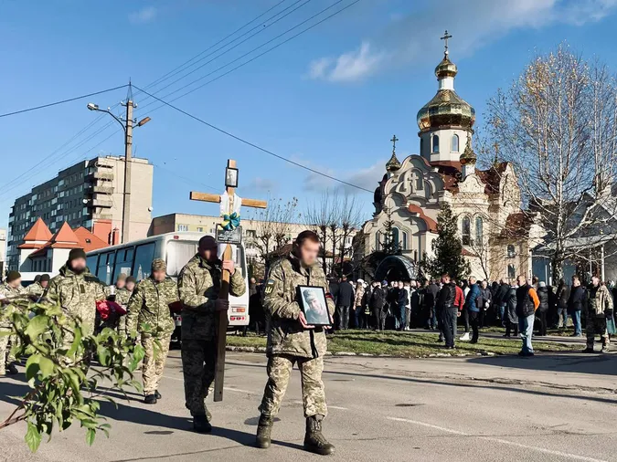 Назавжди 45: у Нововолинську провели в останню дорогу Євгена Сороку