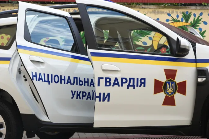Луцьким гвардійцям передали і освятили нового джипа (фото)