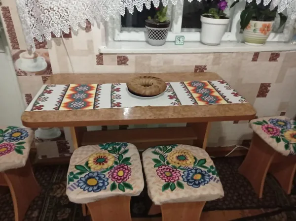 Кожна вишивка – історія життя: 76-річна волинська майстриня розповіла про своє захоплення (фото)