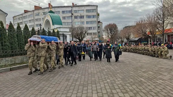 У Луцьку попрощалися з захисниками Ігорем Держаєм і Віталієм Ланшиним (фото)