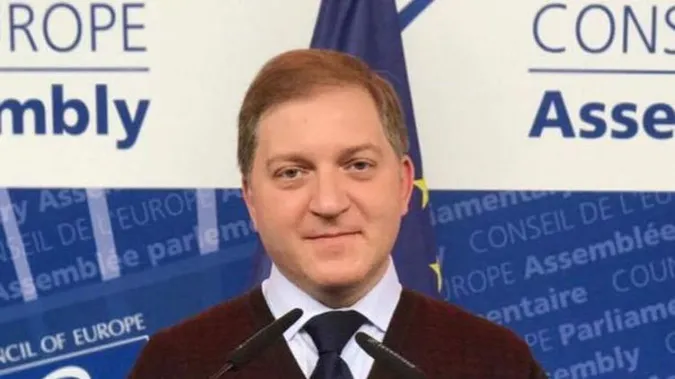 В Україні нардепа перевіряють на коронавірус: забрали прямо із зали засідань