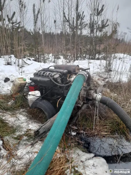 На Рівненщині за видобутком бурштину зловили 23-річного «старателя» з Волині (фото)