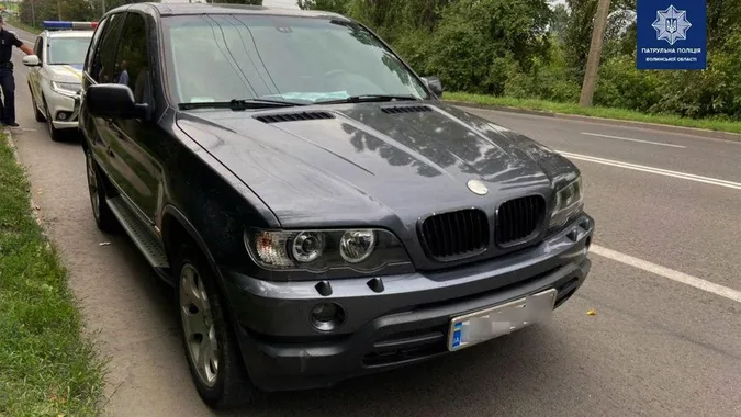 У Луцьку зупинили «беху» з підробленими документами (фото)