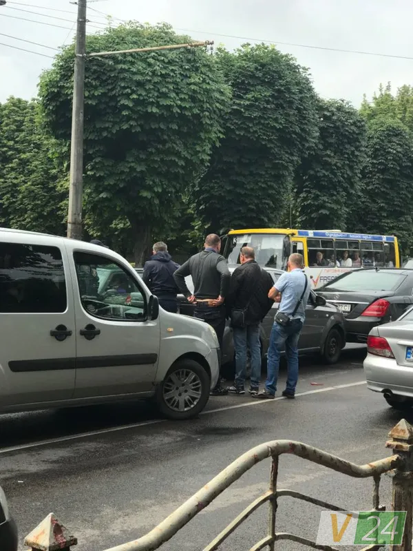 Подвійне ДТП спричинило затор у Луцьку (фото)