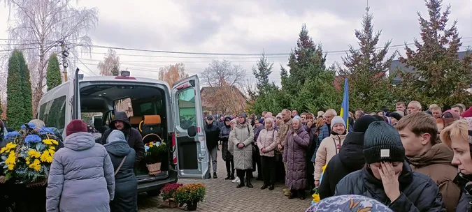 У Липинах попрощалися із кулеметником Вадимом Яцишиним (фото)